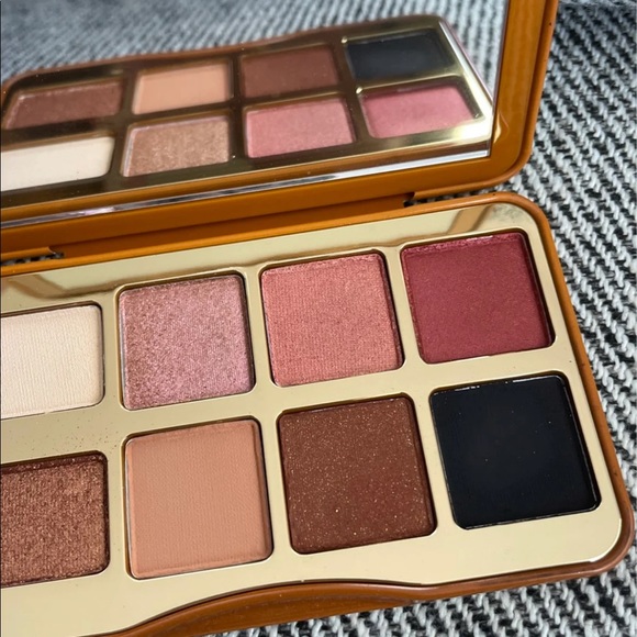 Too Faced Kitty Likes to Scratch eye shadow palette - Picture 5 of 8